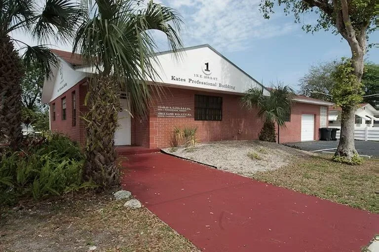21 NE 168th Street, North Miami Beach, FL 33162 photo 3
