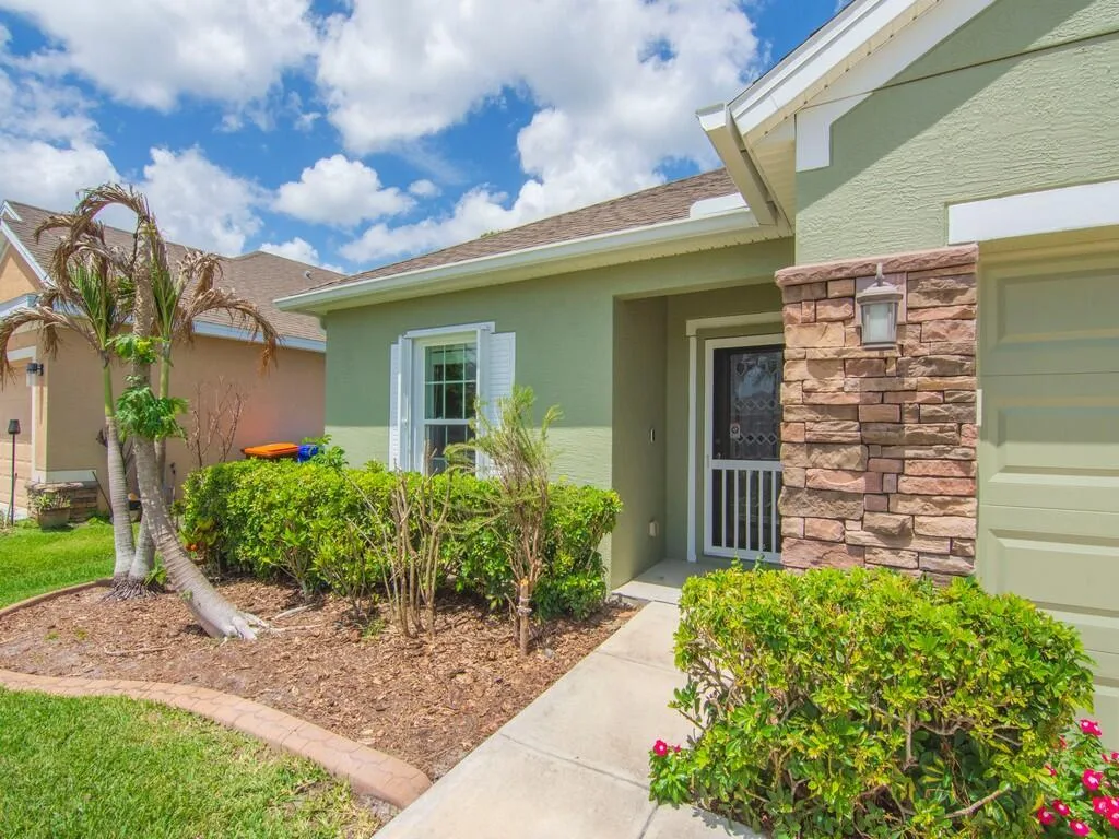 8131 Westfield Circle, Vero Beach, FL 32966 photo 4