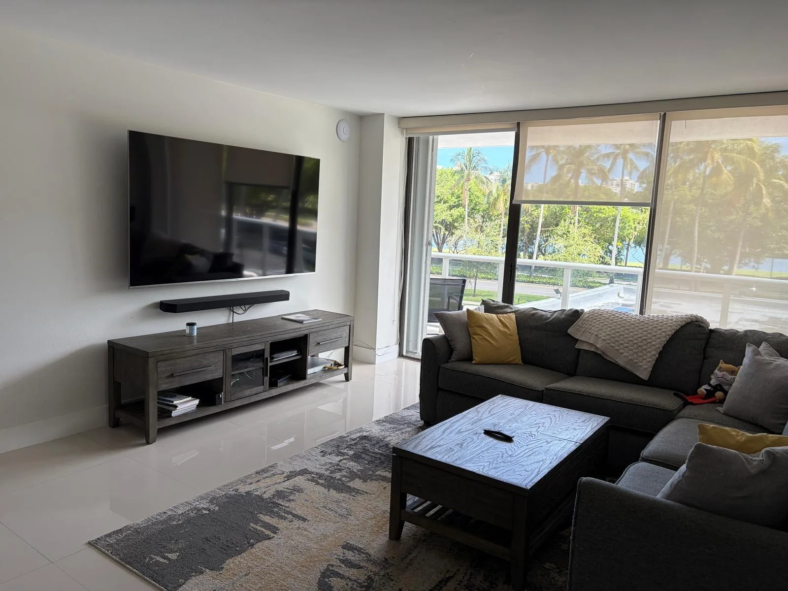 3625 N Country Club Drive # 206, Aventura, FL 33180