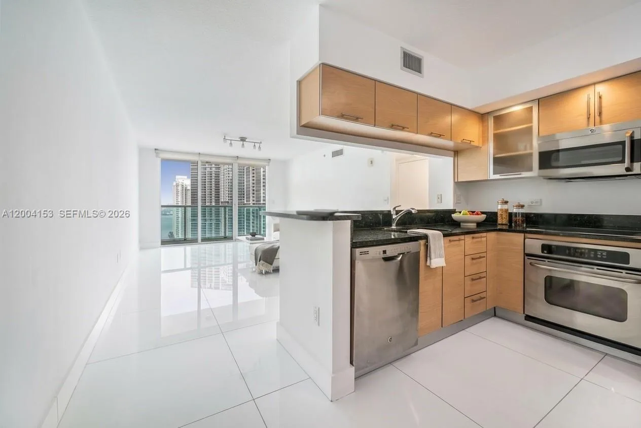 31 SE 5th St # 3210, Miami, FL 33131