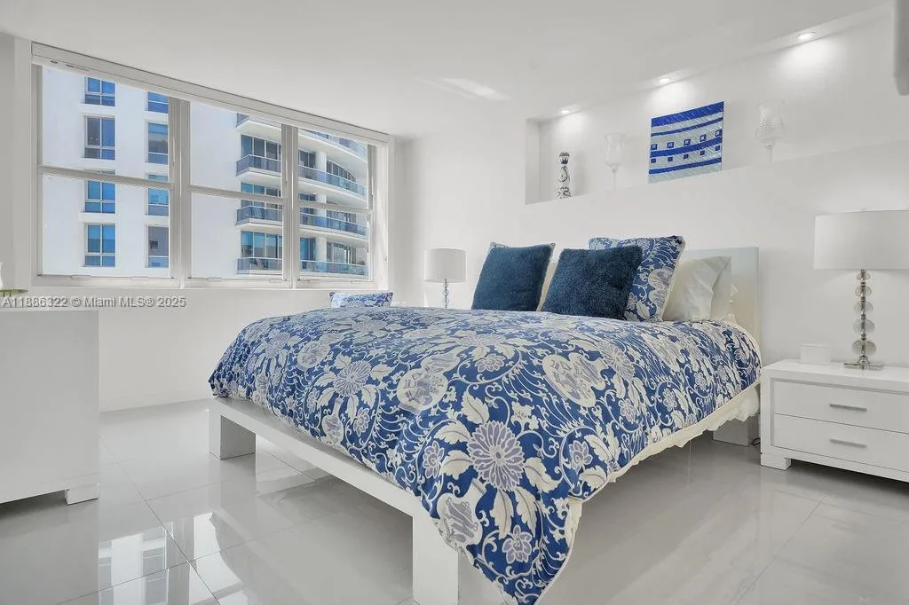 6039 Collins Ave # 1126, Miami Beach, FL 33140 photo 11