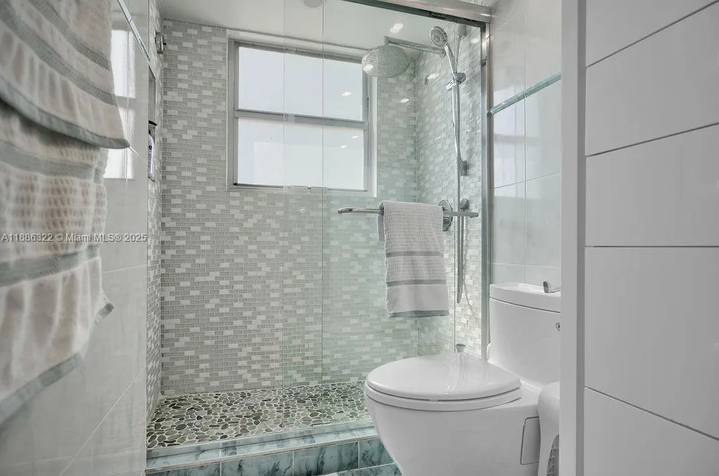 6039 Collins Ave # 1126, Miami Beach, FL 33140 photo 13