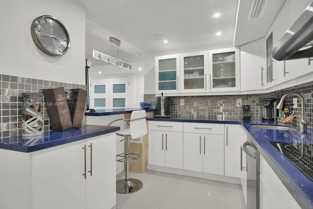 6039 Collins Ave # 1126, Miami Beach, FL 33140 photo 8