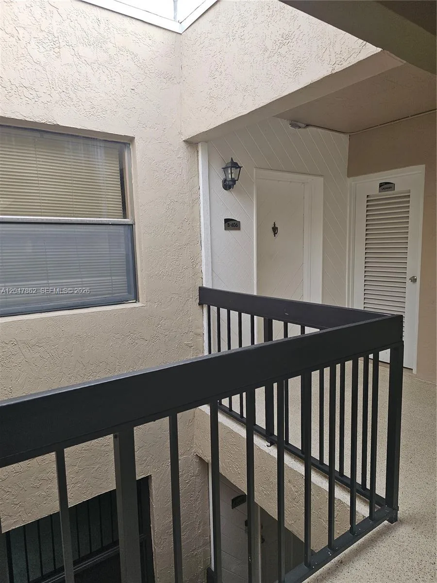 461 Ives Dairy Rd # 406-2, Miami, FL 33179 photo 4