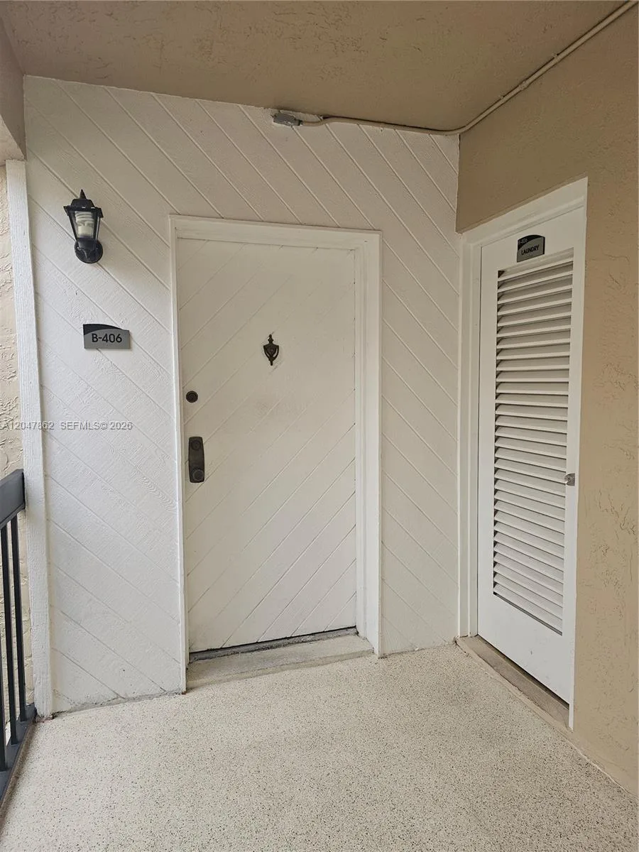 461 Ives Dairy Rd # 406-2, Miami, FL 33179 photo 5