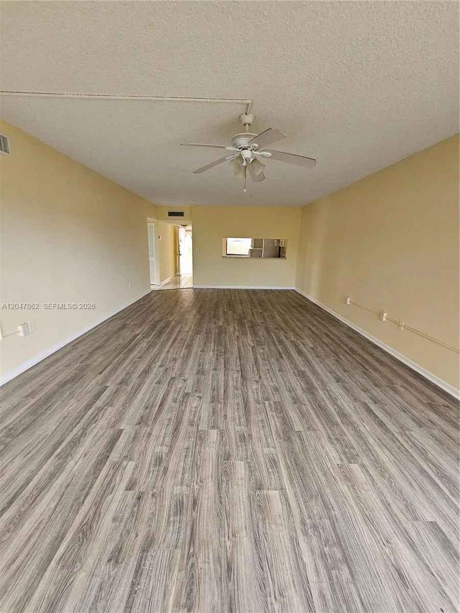 461 Ives Dairy Rd # 406-2, Miami, FL 33179 photo 6