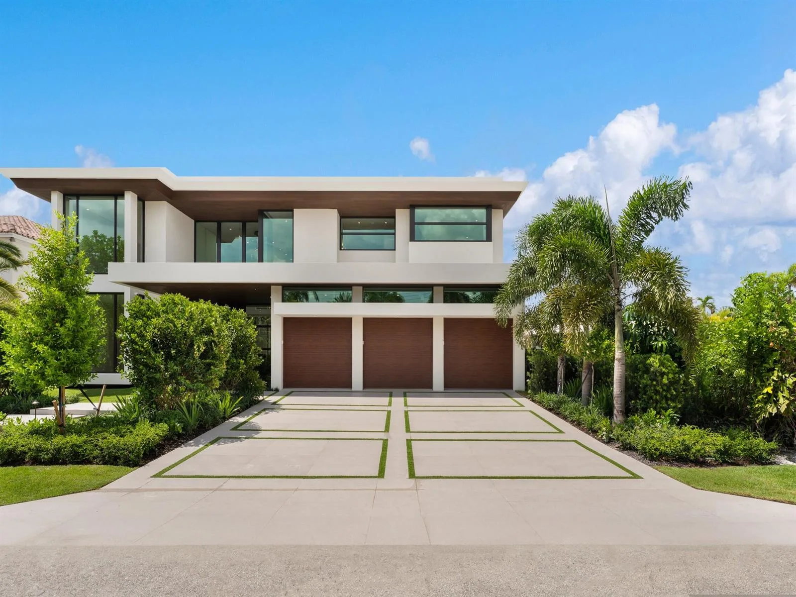 2400 Barcelona Drive, Fort Lauderdale, FL 33301 photo 2