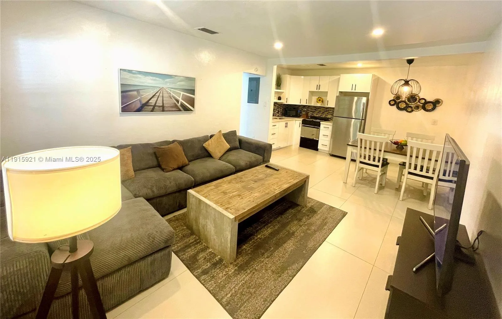 1211 NE 15th Ave # 1, Fort Lauderdale, FL 33304 photo 2