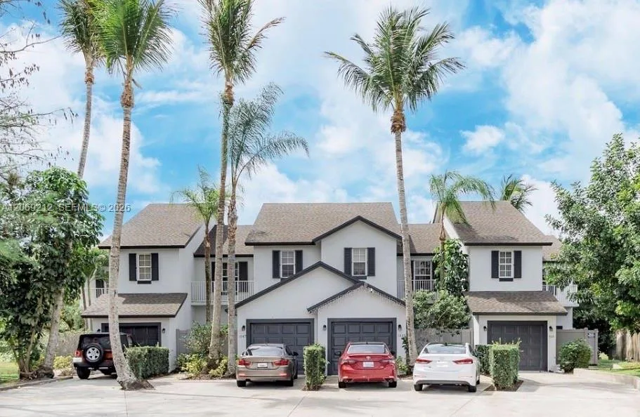 1647 Hawthorne Pl, Wellington, FL 33414