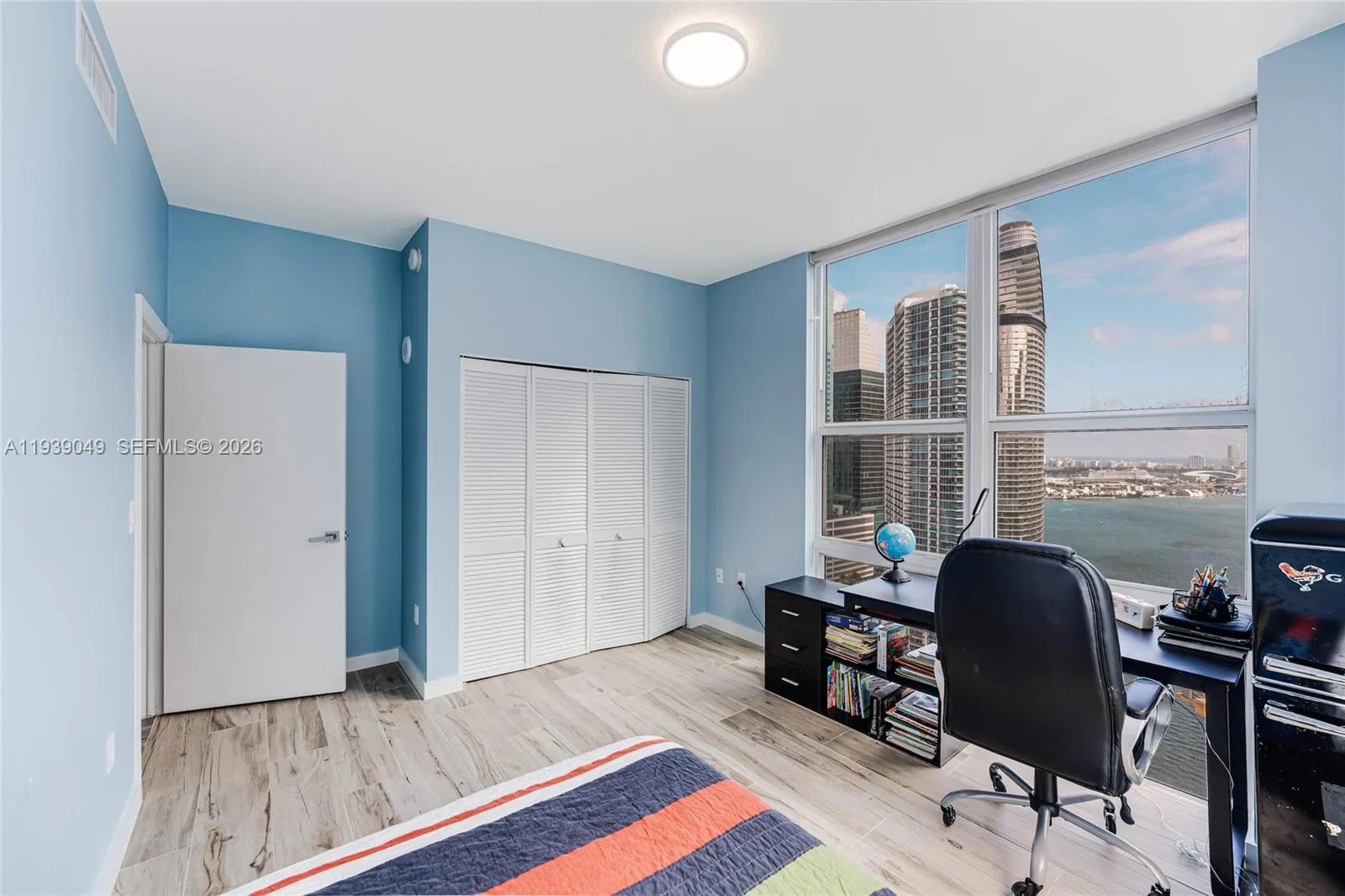 31 SE 5th St # 3918, Miami, FL 33131 photo 13