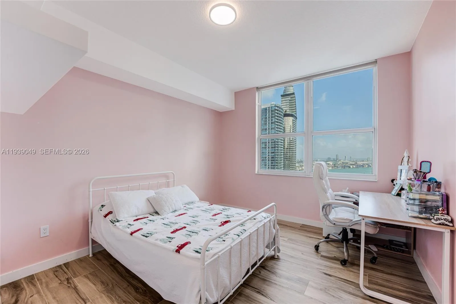 31 SE 5th St # 3918, Miami, FL 33131 photo 8