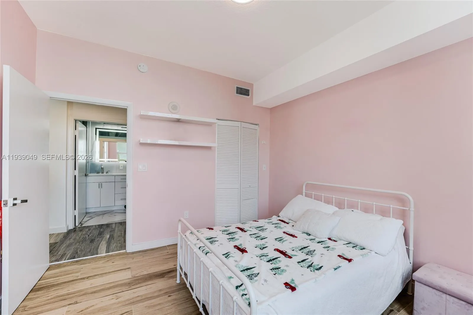31 SE 5th St # 3918, Miami, FL 33131 photo 9