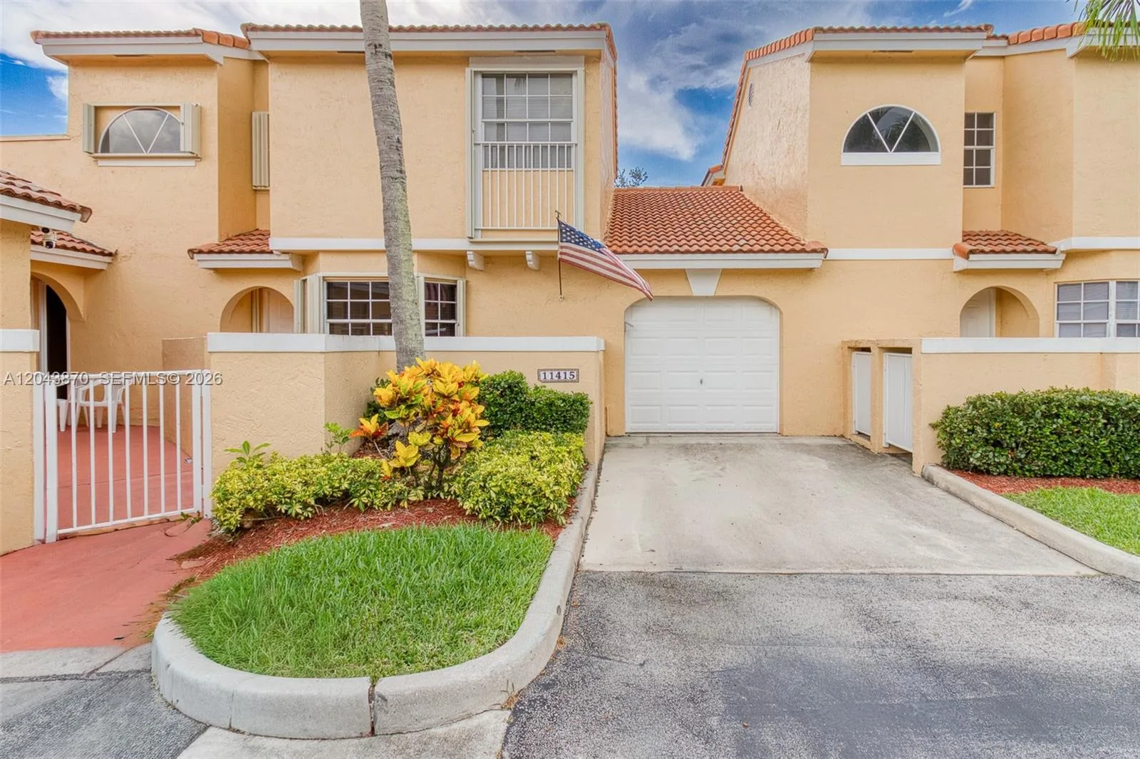 11415 Lakeview Dr # 2-D, Coral Springs, FL 33071
