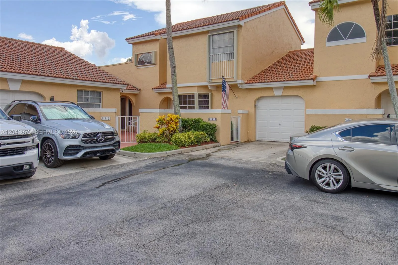 11415 Lakeview Dr # 2-D, Coral Springs, FL 33071 photo 2