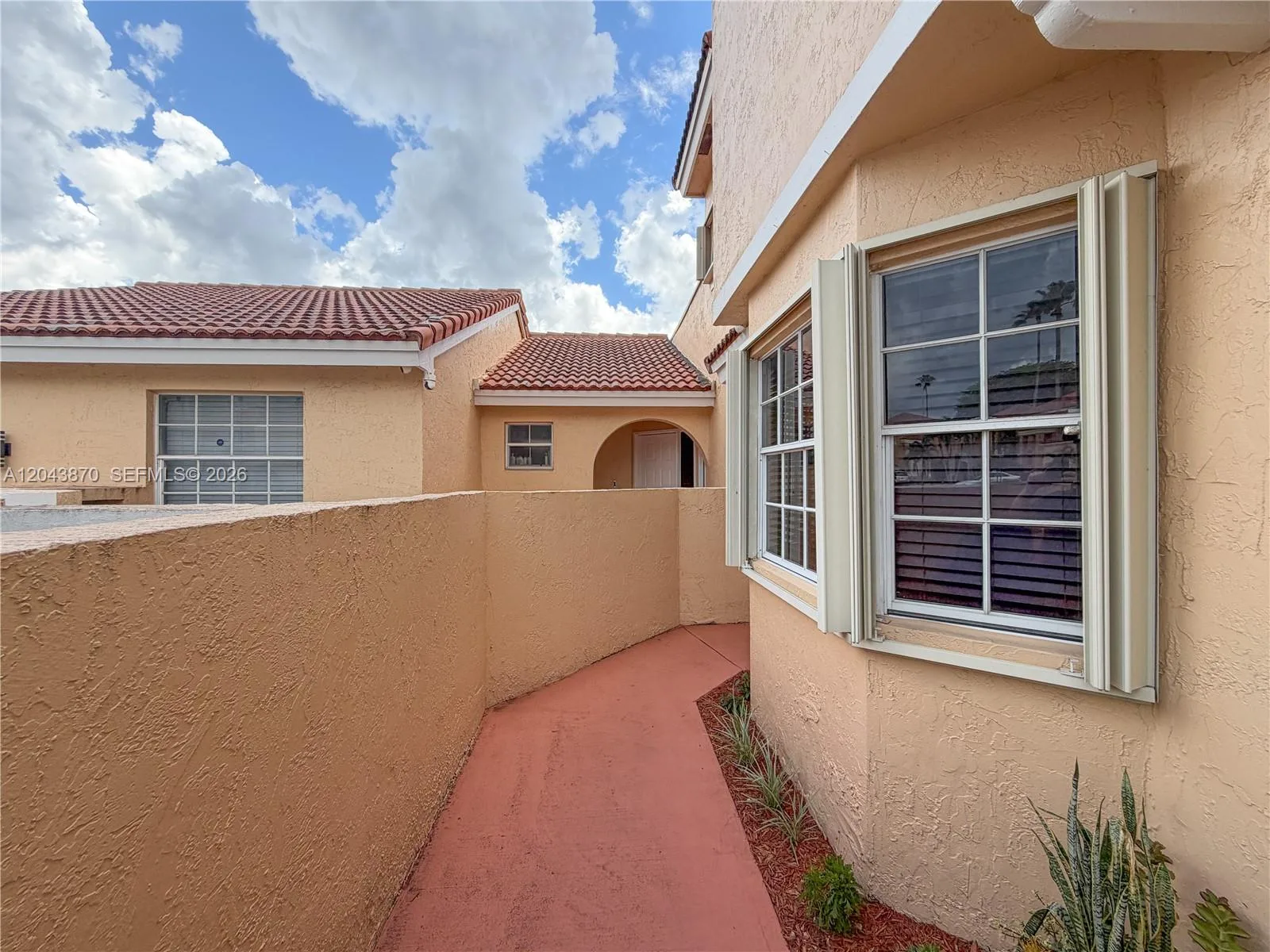 11415 Lakeview Dr # 2-D, Coral Springs, FL 33071 photo 3