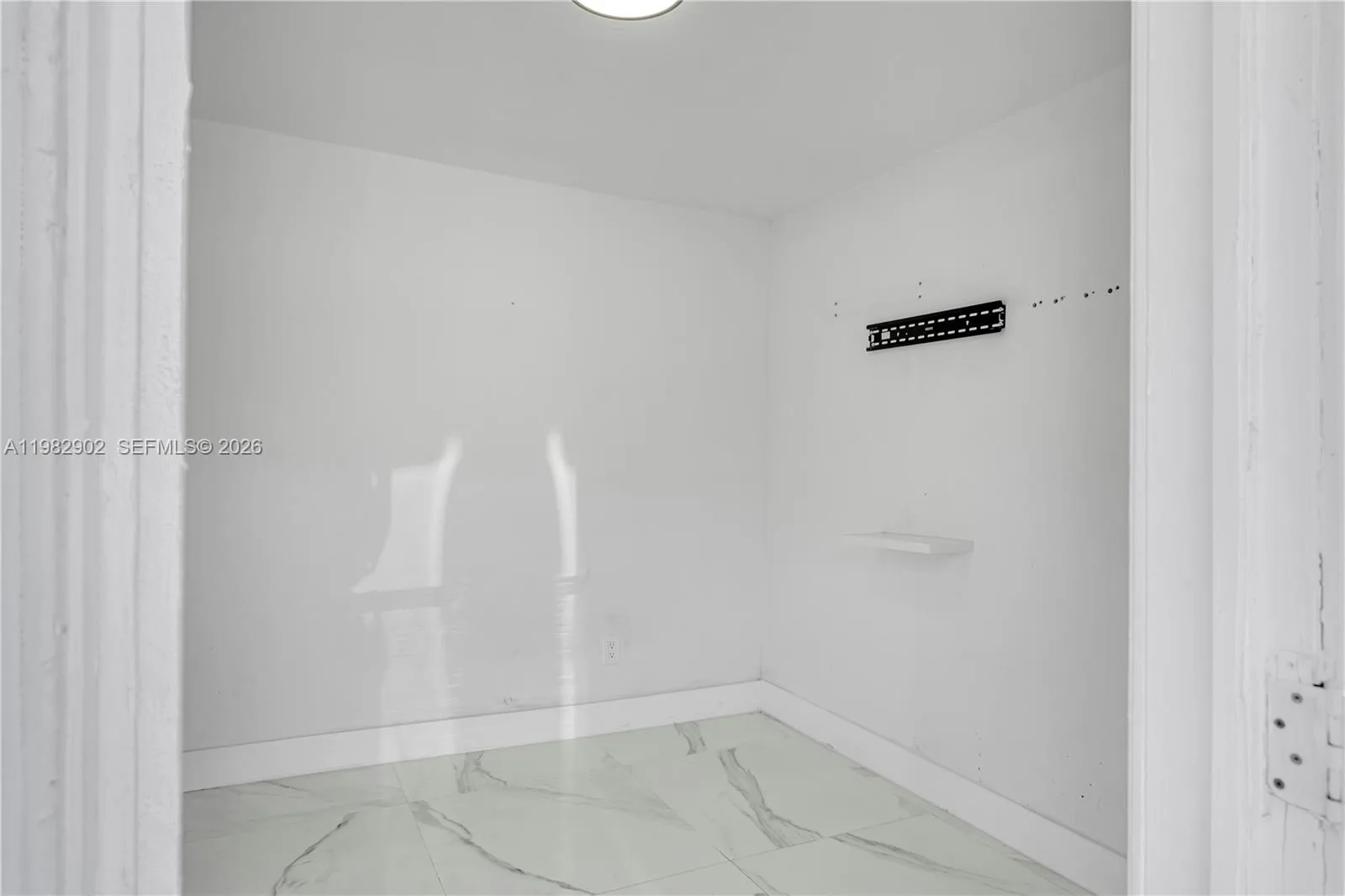 250 NW 34th Ave, Miami, FL 33125 photo 5