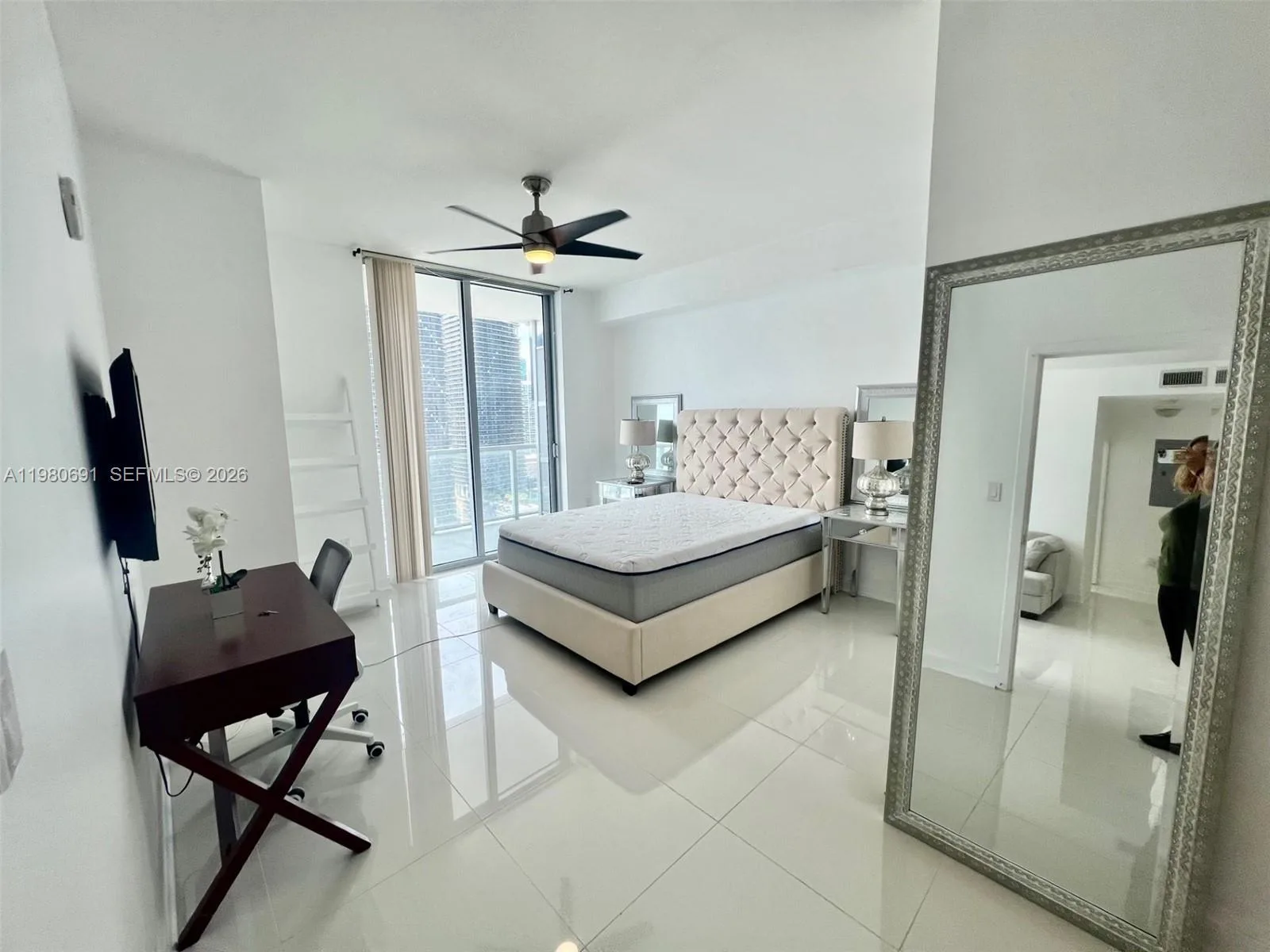 1111 SW 1st Ave # 3223, Miami, FL 33130 photo 4