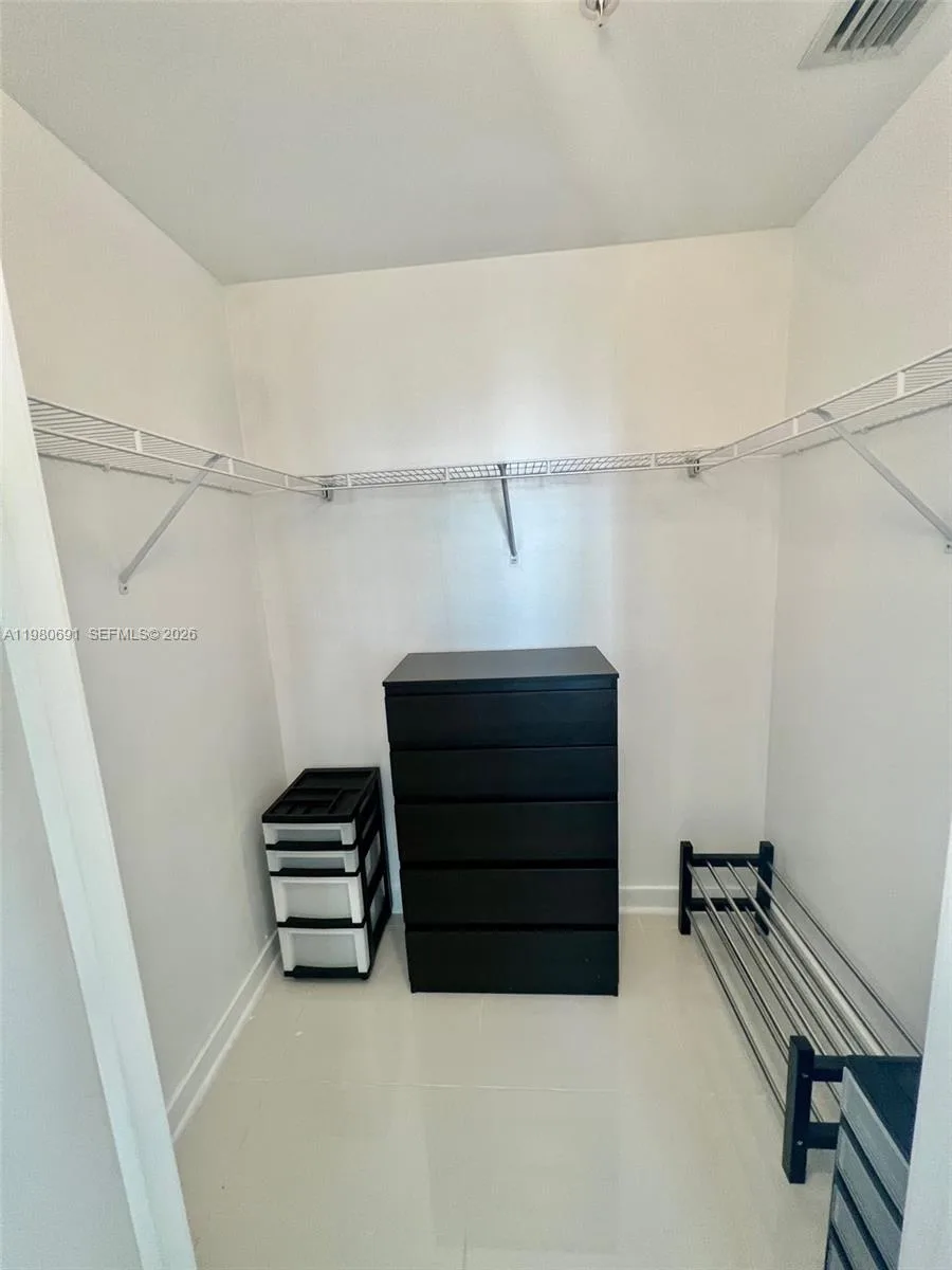 1111 SW 1st Ave # 3223, Miami, FL 33130 photo 5