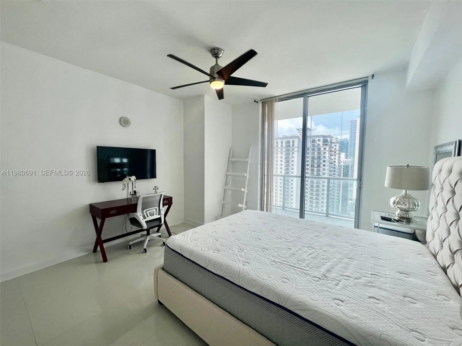 1111 SW 1st Ave # 3223, Miami, FL 33130 photo 6