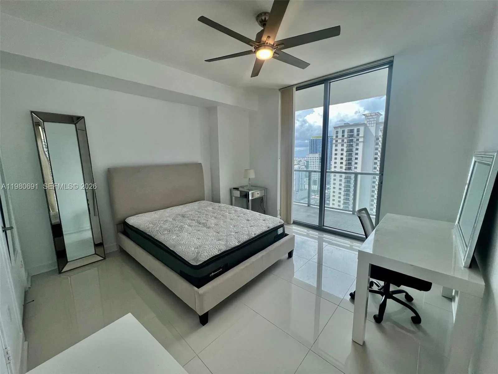 1111 SW 1st Ave # 3223, Miami, FL 33130 photo 9