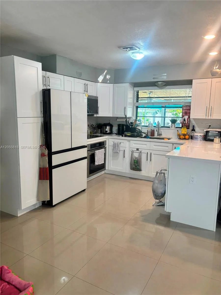 1892 NW 8th Ter, Homestead, FL 33030 photo 2