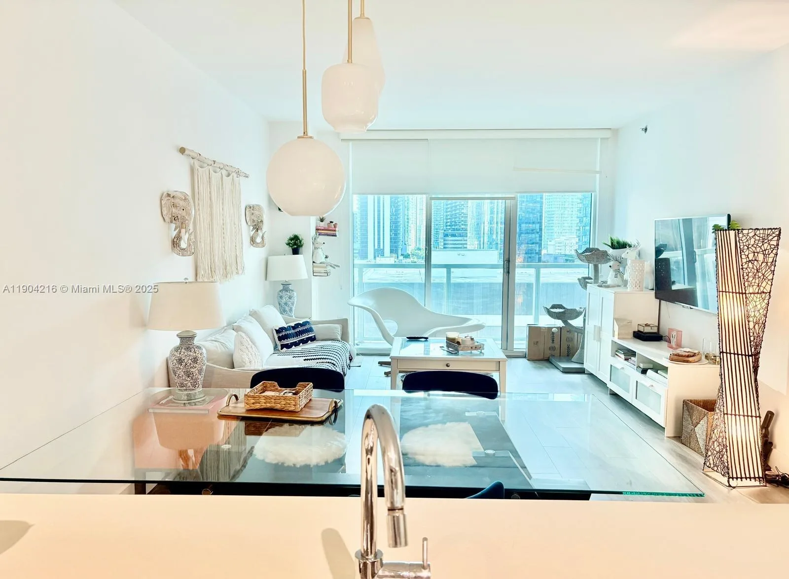 55 SE 6th St # 1706, Miami, FL 33131 photo 4