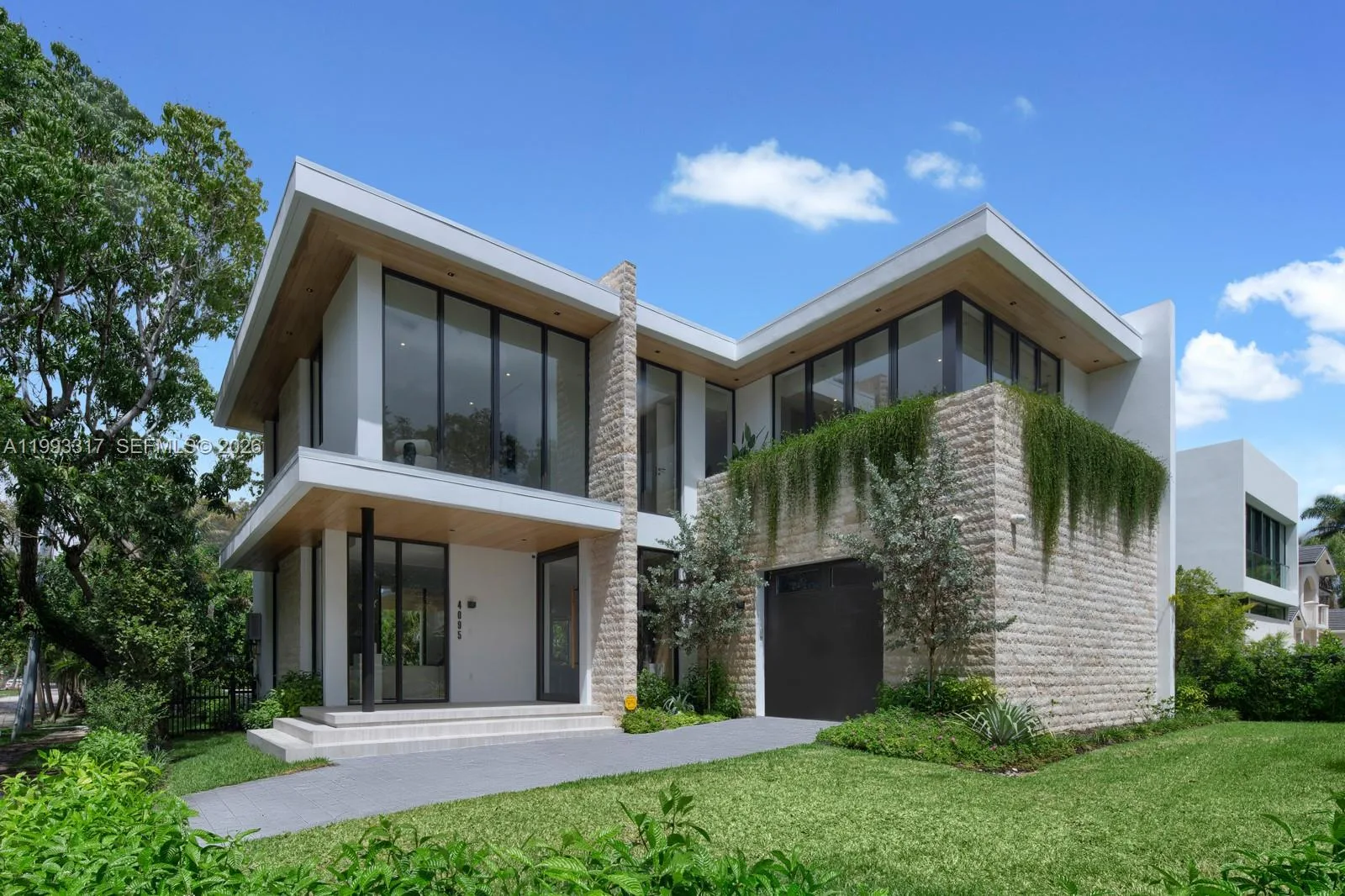 4095 Hardie Ave, Miami, FL 33133
