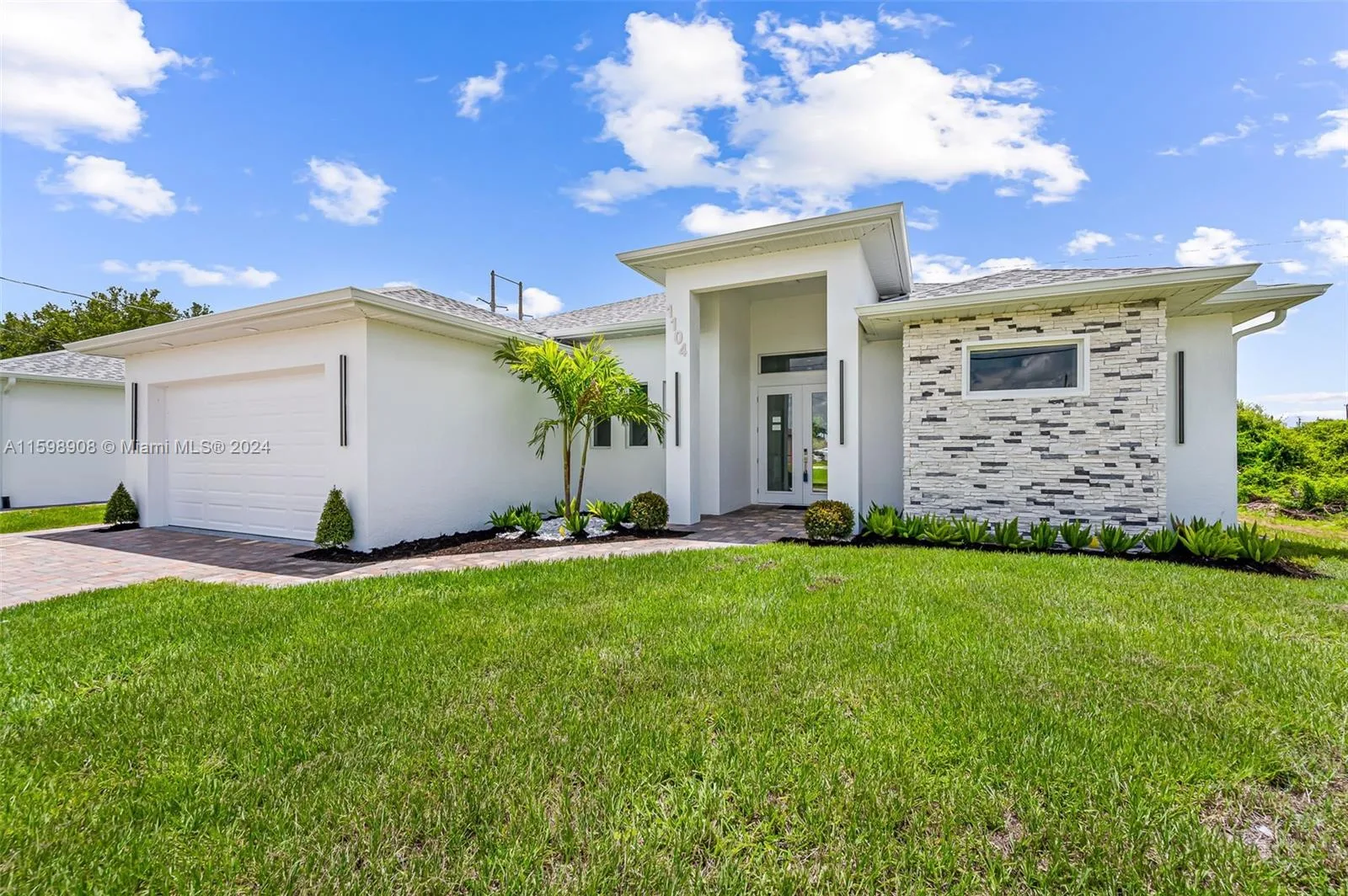 1104 floyd, Lehigh Acres, FL 33976 photo 2