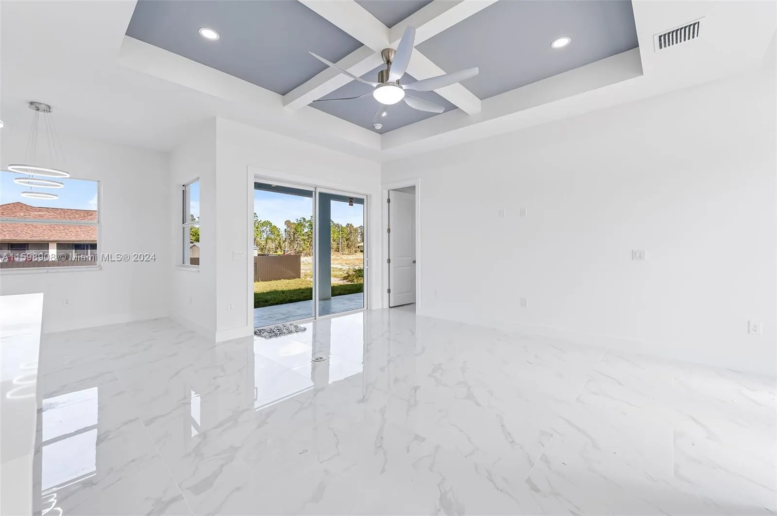 1104 floyd, Lehigh Acres, FL 33976 photo 4