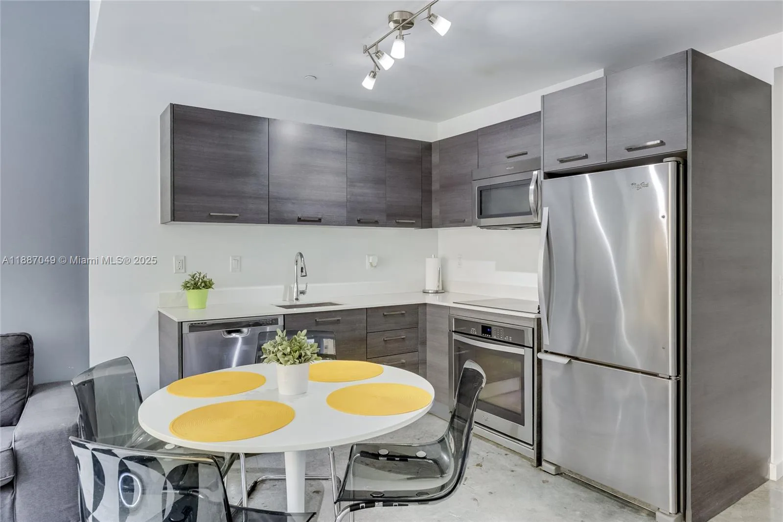 151 SE 1st St # 1003, Miami, FL 33131 photo 3