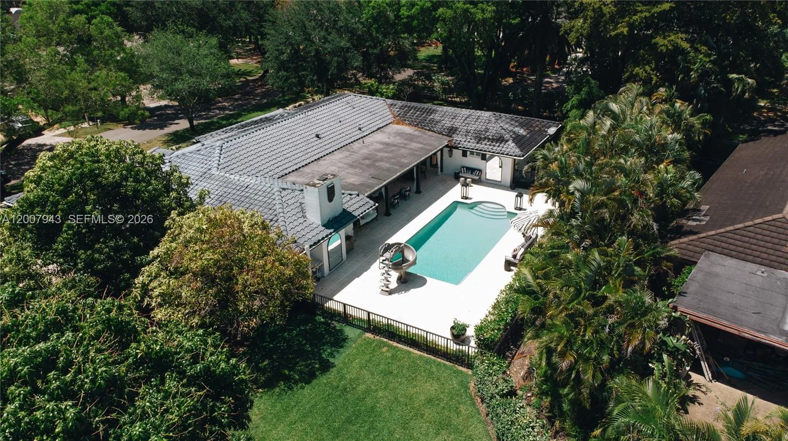 16241 W Troon Cir, Miami Lakes, FL 33014 photo 9