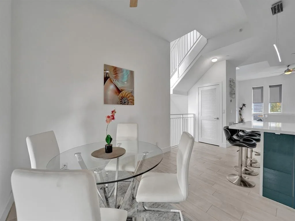 703 SE 16th Court, Fort Lauderdale, FL 33316 photo 11