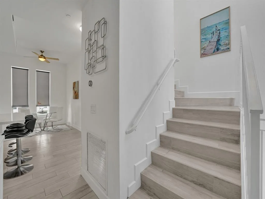 703 SE 16th Court, Fort Lauderdale, FL 33316 photo 12