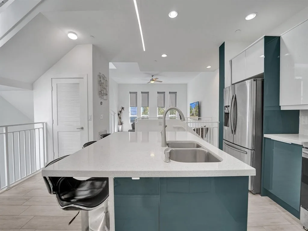 703 SE 16th Court, Fort Lauderdale, FL 33316 photo 7