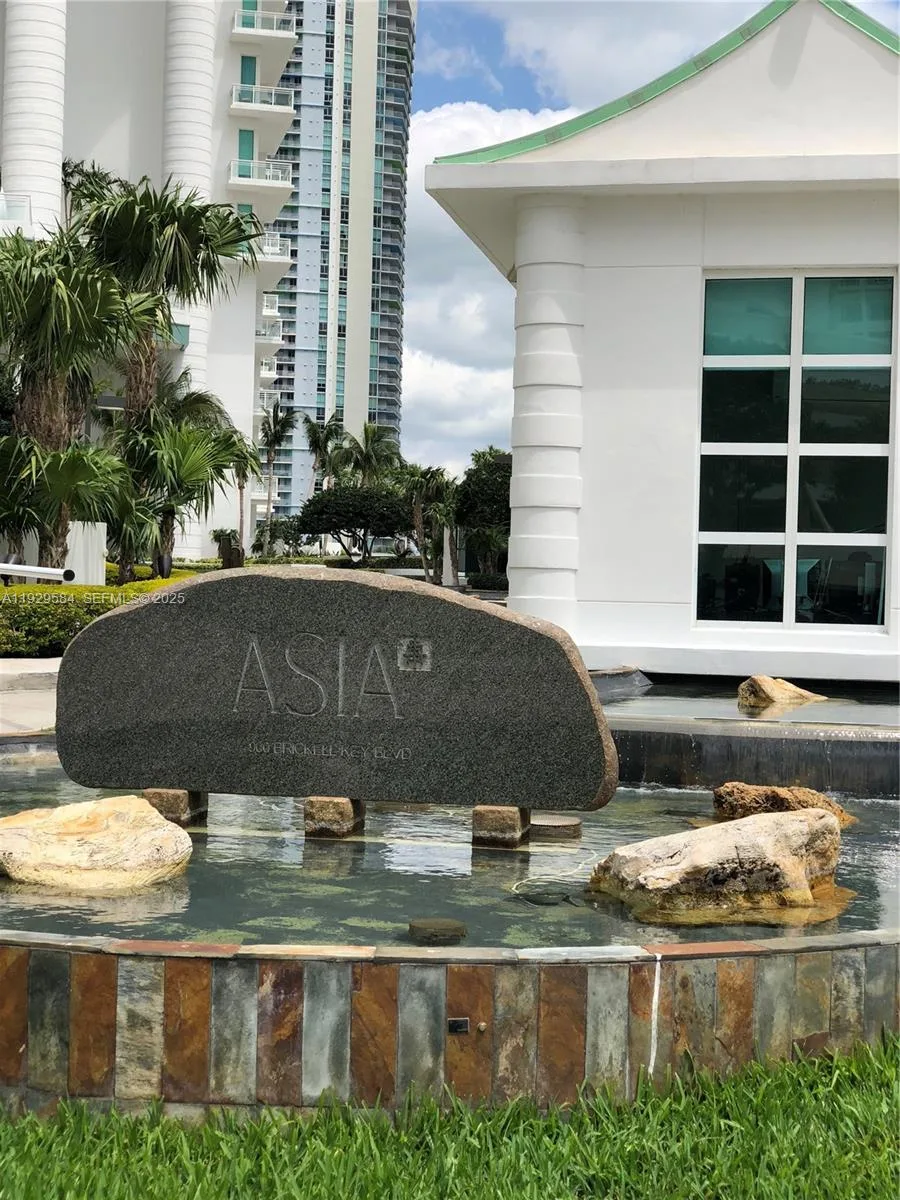 900 Brickell Key Blvd # 1602, Miami, FL 33131 photo 2