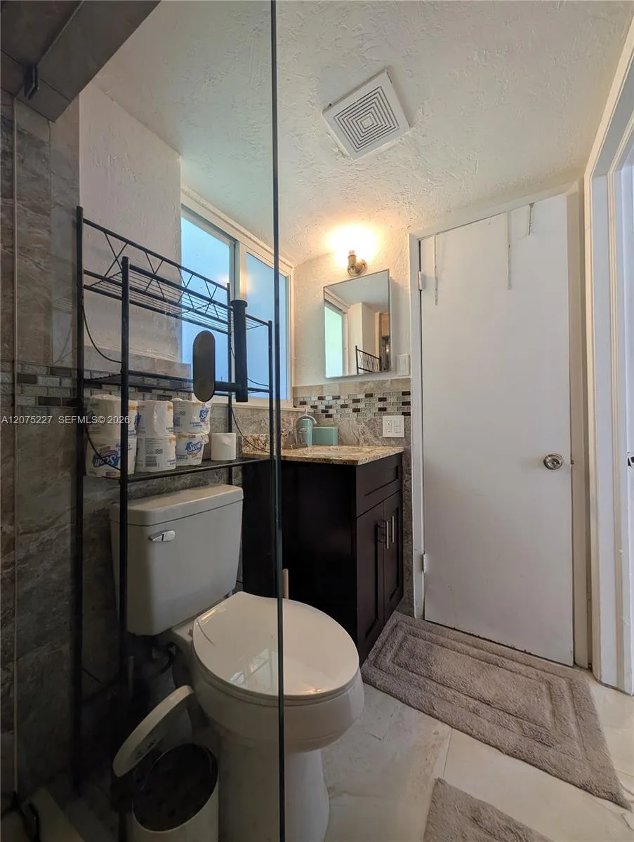 3221 NE 7th St # 2, Pompano Beach, FL 33062 photo 11