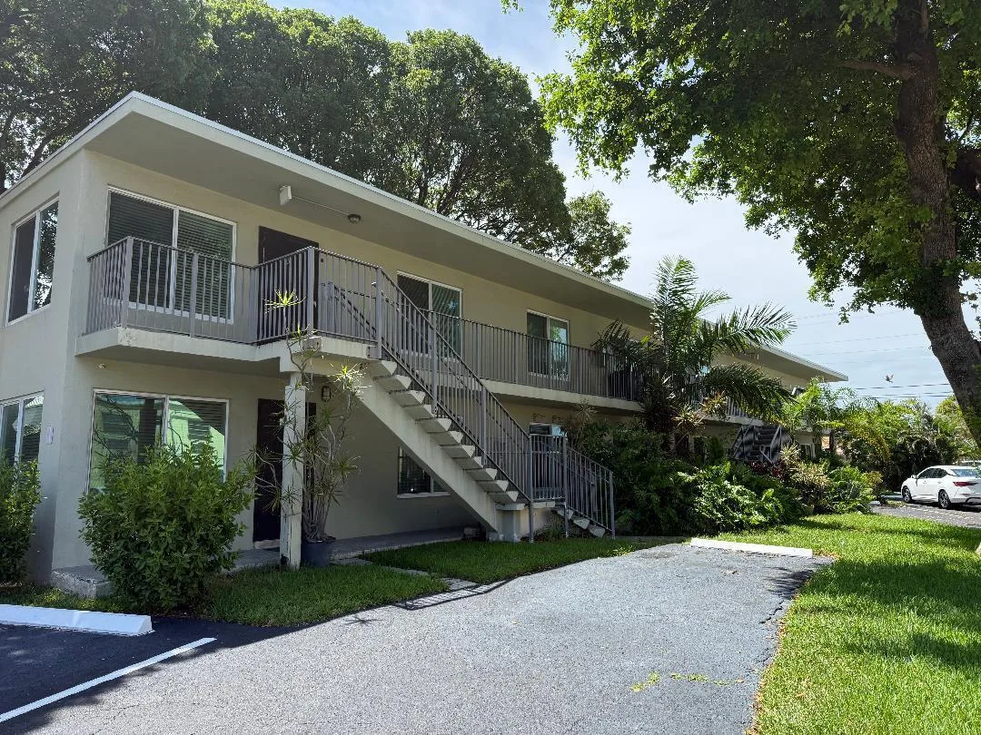 2317 NE 2nd Street # 1, Pompano Beach, FL 33062