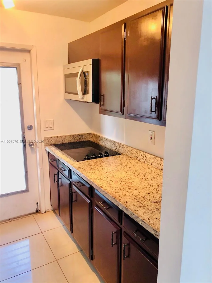 1025 SE 15th St # 9D, Fort Lauderdale, FL 33316 photo 8