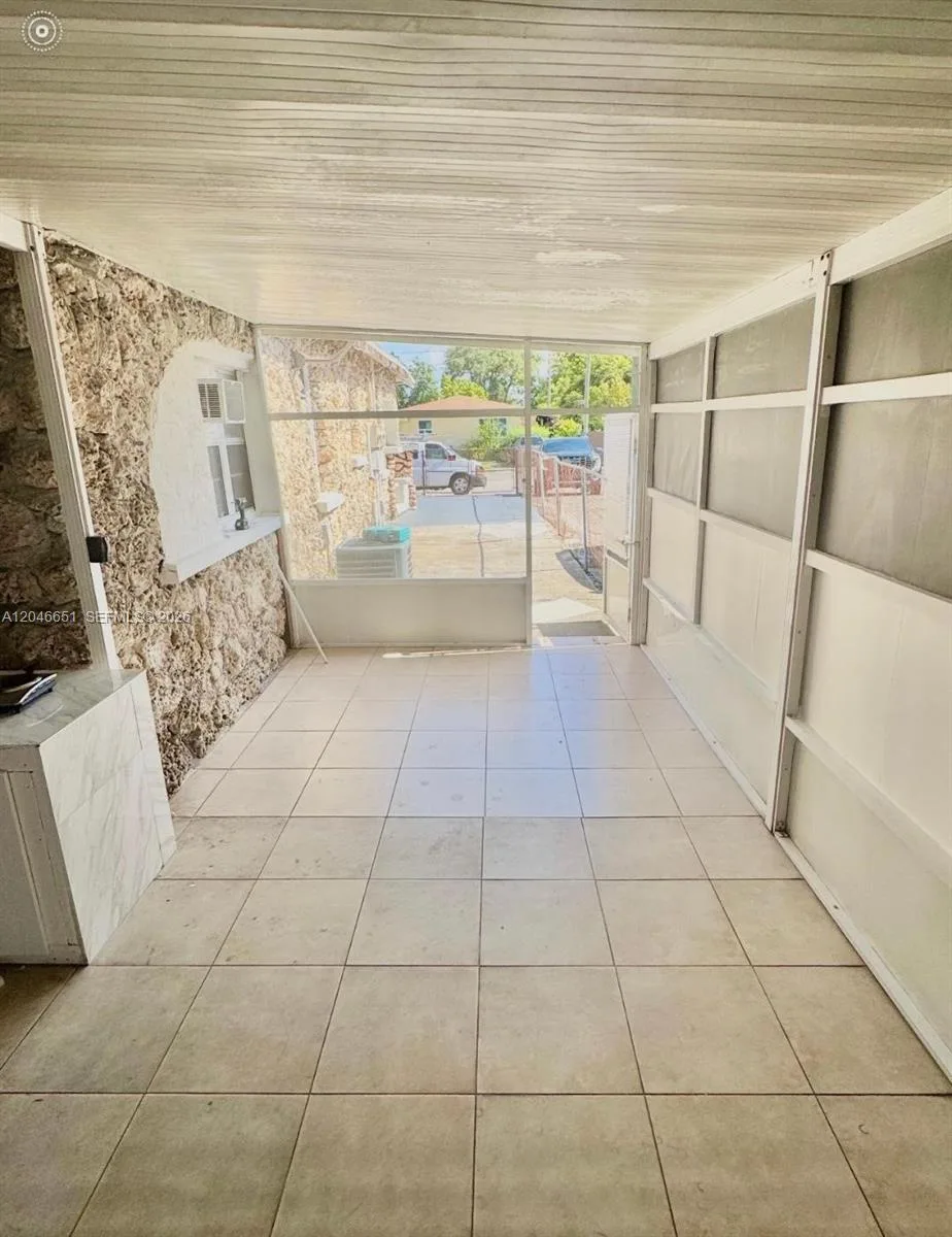1922 NW 4th St # B, Miami, FL 33125