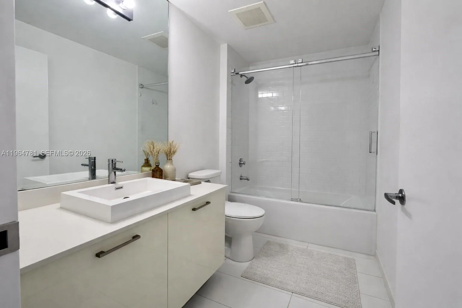 151 SE 1st St # 1501, Miami, FL 33131 photo 3