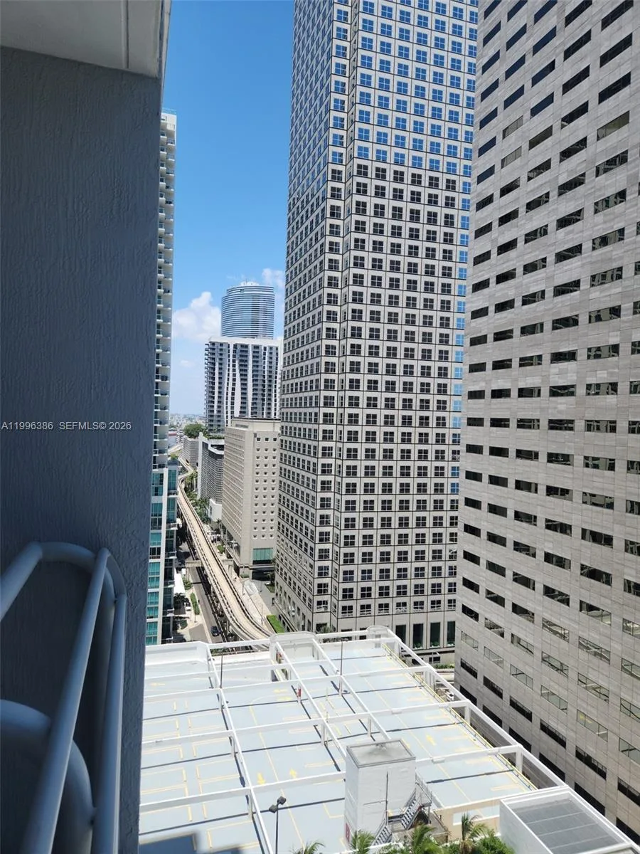325 S Biscayne Blvd # 2220, Miami, FL 33131 photo 2