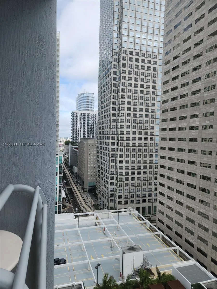 325 S Biscayne Blvd # 2220, Miami, FL 33131 photo 7