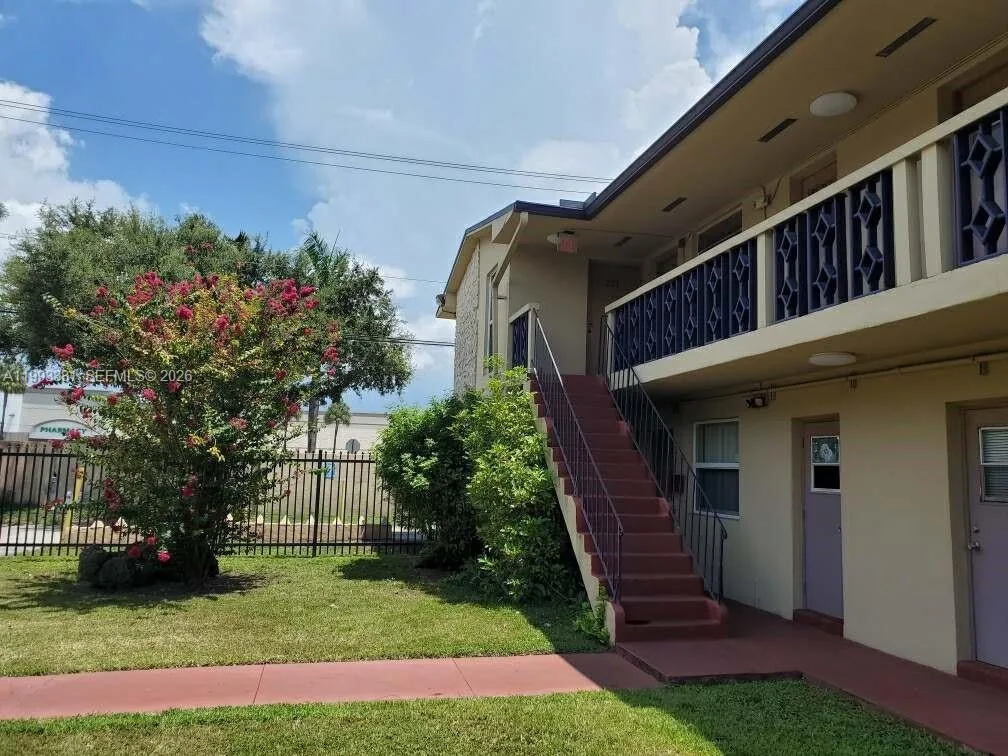 3901 SW 78th Ct # 221, Miami, FL 33155