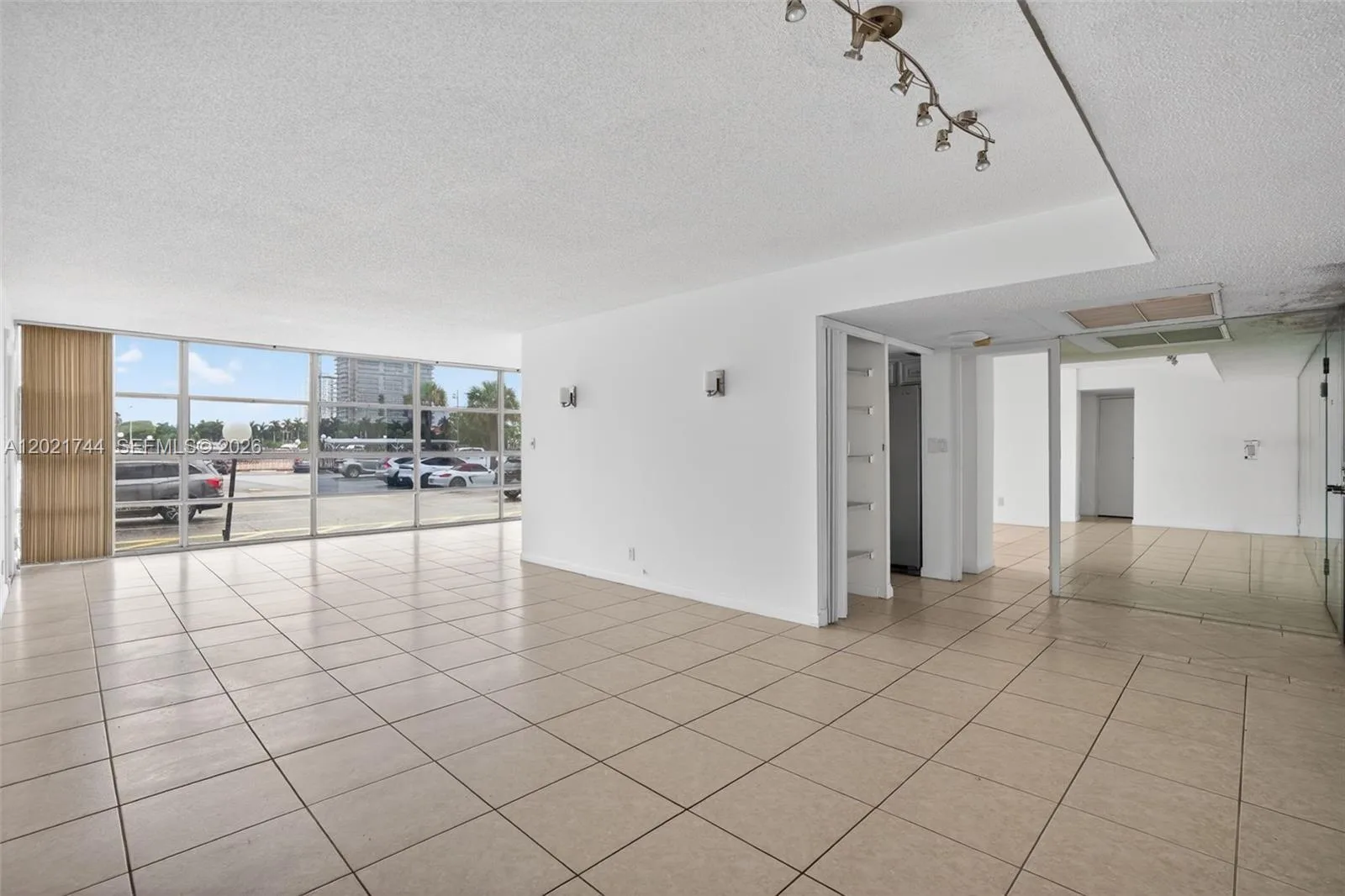 2000 Atlantic Shores Blvd # 120, Hallandale Beach, FL 33009