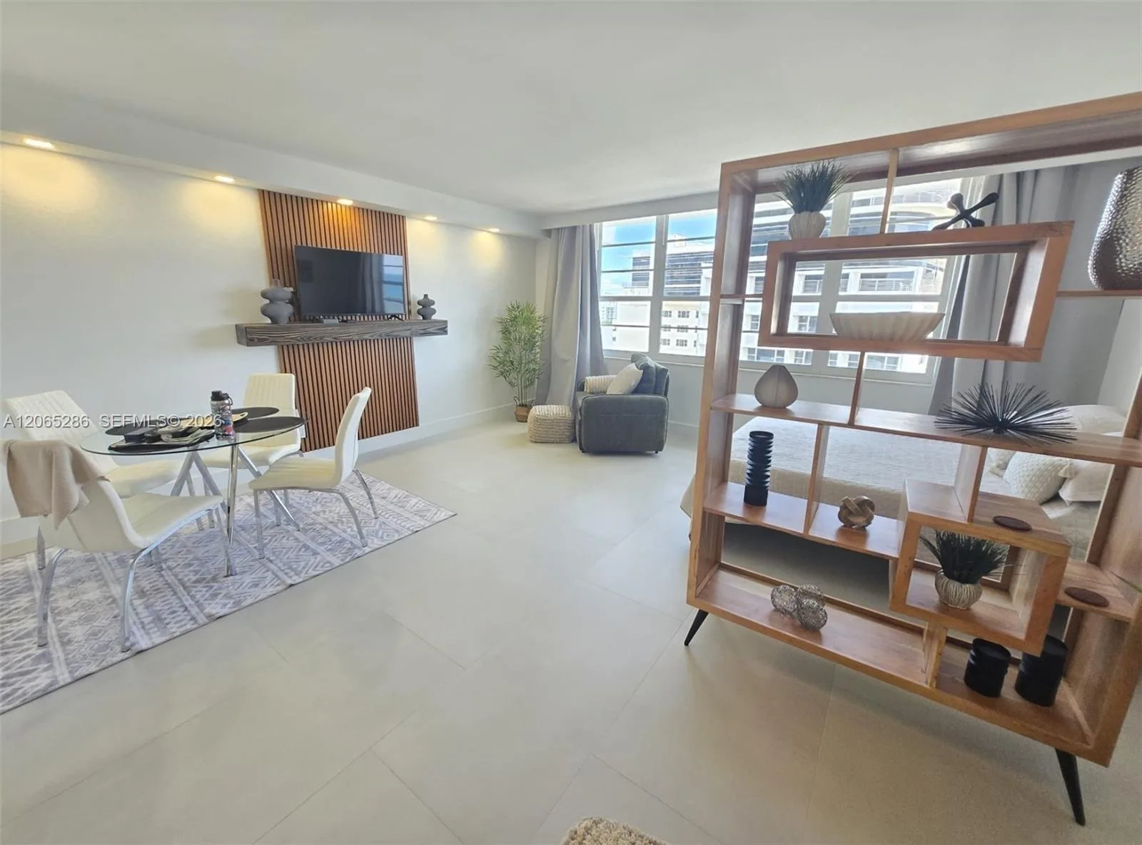 100 Lincoln Rd # 931, Miami Beach, FL 33139 photo 2
