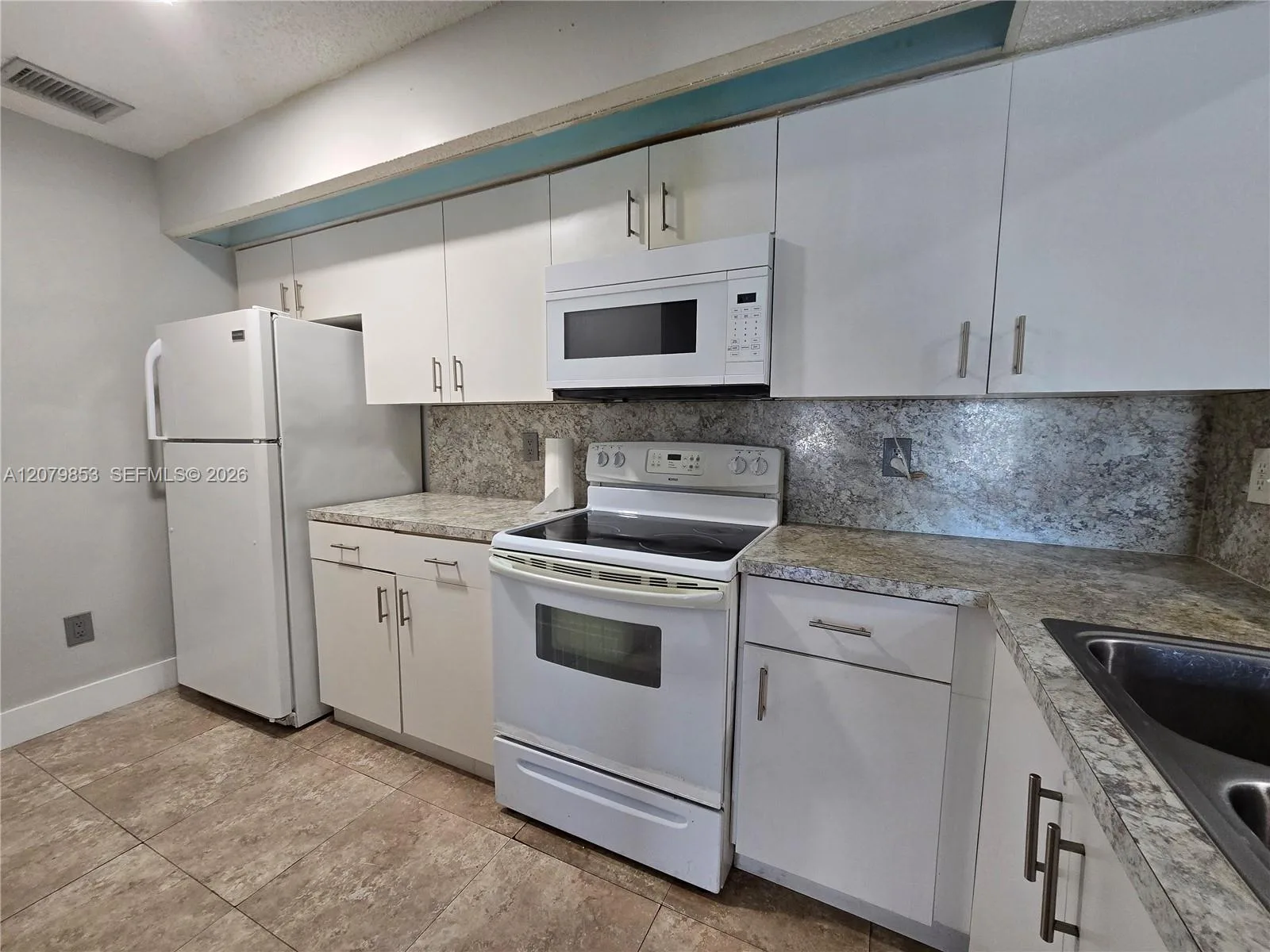 18860 NW 57th Ave # 305, Hialeah, FL 33015 photo 7
