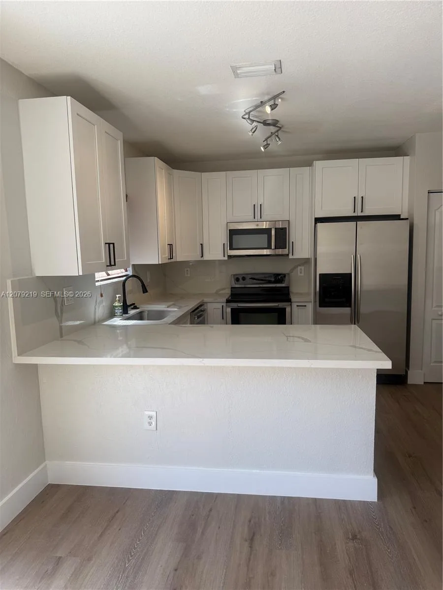 21467 SW 86th Pl, Cutler Bay, FL 33189 photo 4