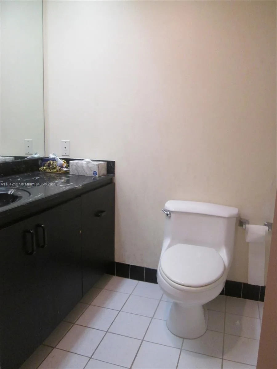 251 174th St # 710, Sunny Isles Beach, FL 33160 photo 11