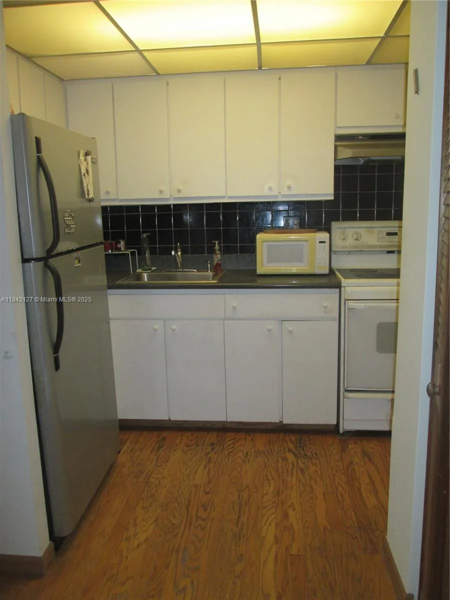 251 174th St # 710, Sunny Isles Beach, FL 33160 photo 6