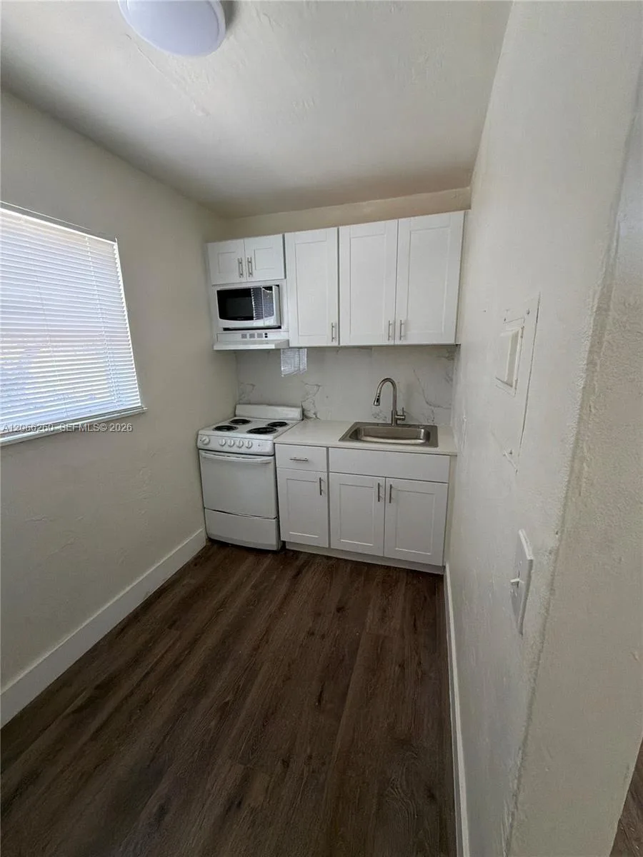 3669 Thomas Ave # 7, Miami, FL 33133 — zdjęcie 2